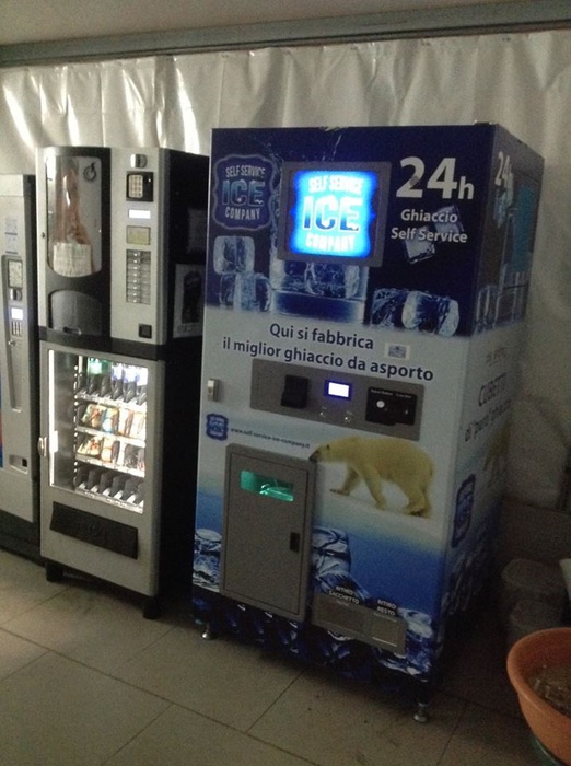 Come installare un distributore di ghiaccio?